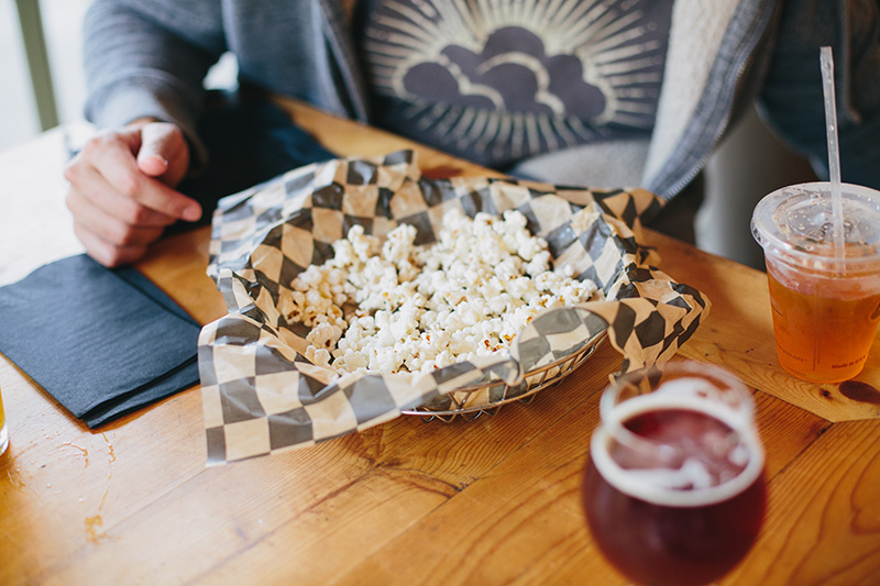 close up of popcorn and drinks at stormcloud brewery in frankfort, ohio